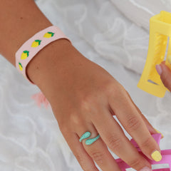 Gewebtes Armband mit Zitronen