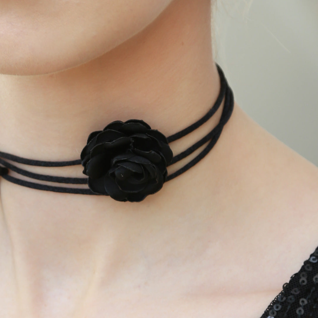 Halsband Blume schwarz