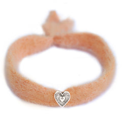 Flauschiges Lachs-Silberarmband