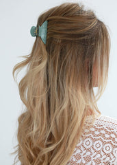 Pince à cheveux strass olive