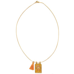 Gold necklace tableau gold