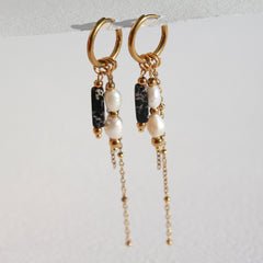 Gouden oorbellen pearl stone zwart