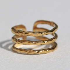 Gouden ring hammered lines