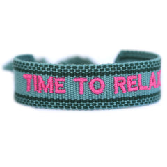 Pulsera tejida tiempo para relajarse