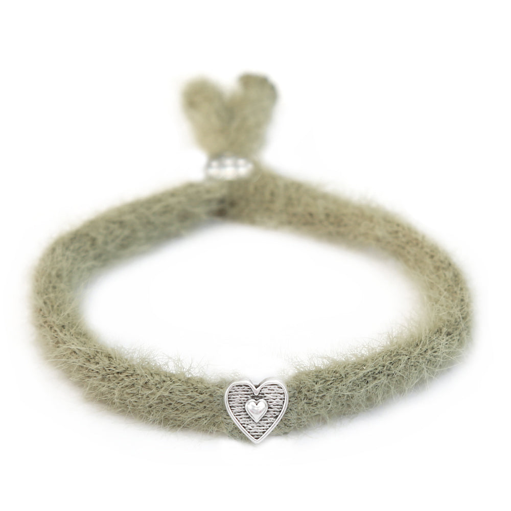 Armband fluffy olijfgroen zilver