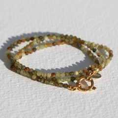 Armband facet wrap Green Garnet