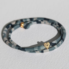 Camouflage armband hart goud