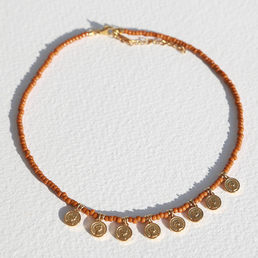Ketting Miyuki gouden muntjes cognac
