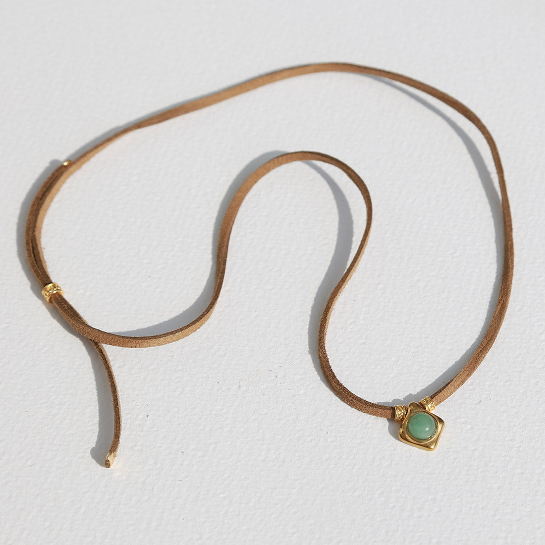Suède choker jade