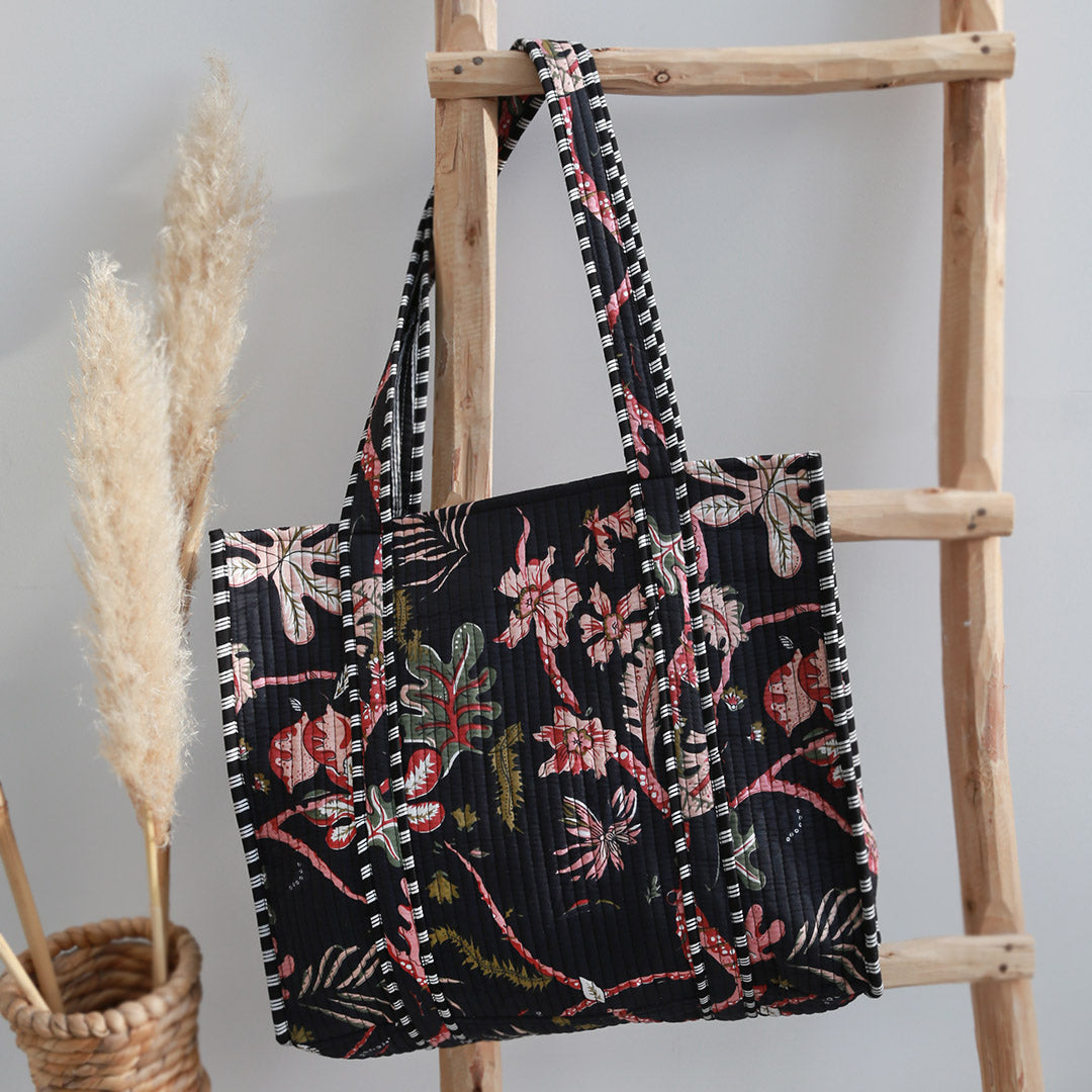 Blockprint schoudertas flower zwart