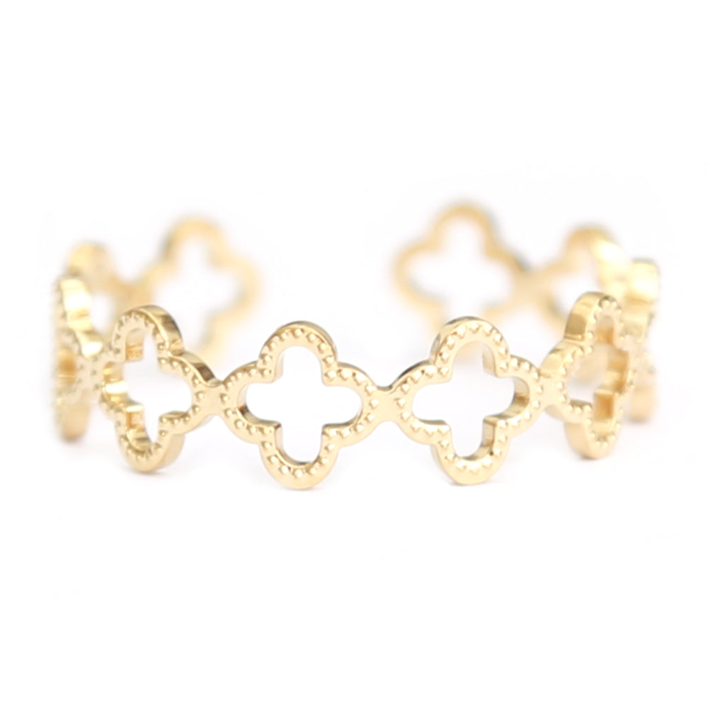 Gold ring clovers
