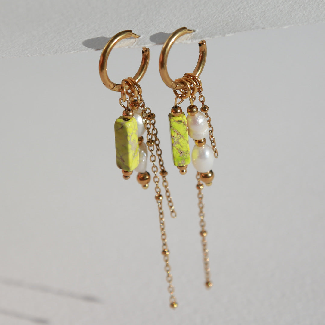 Gouden oorbellen pearl stone lime groen