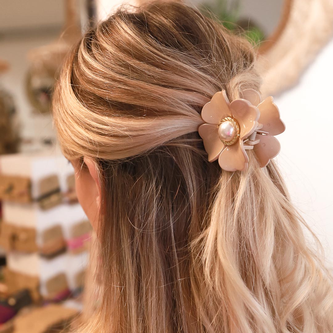 Hair clip flower pearl beige