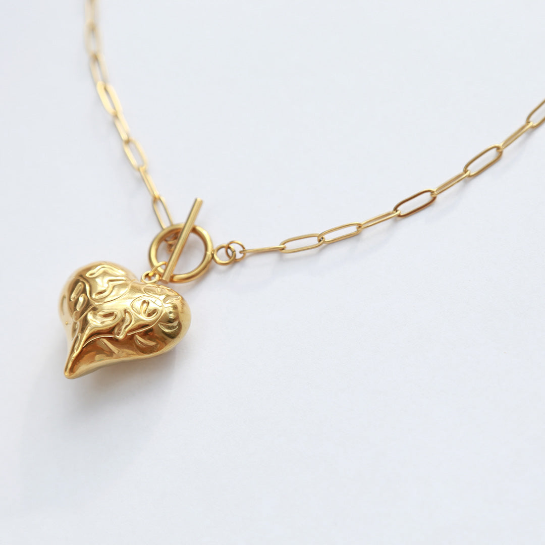 Gold necklace baroque heart