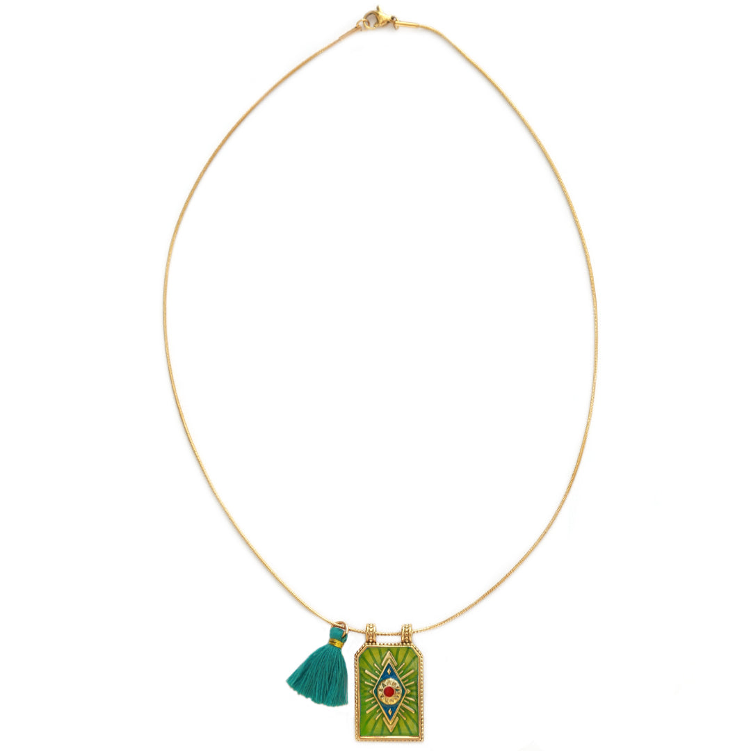 Gold necklace tableau green