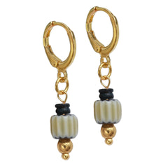 Pendientes de oro alma mística negra