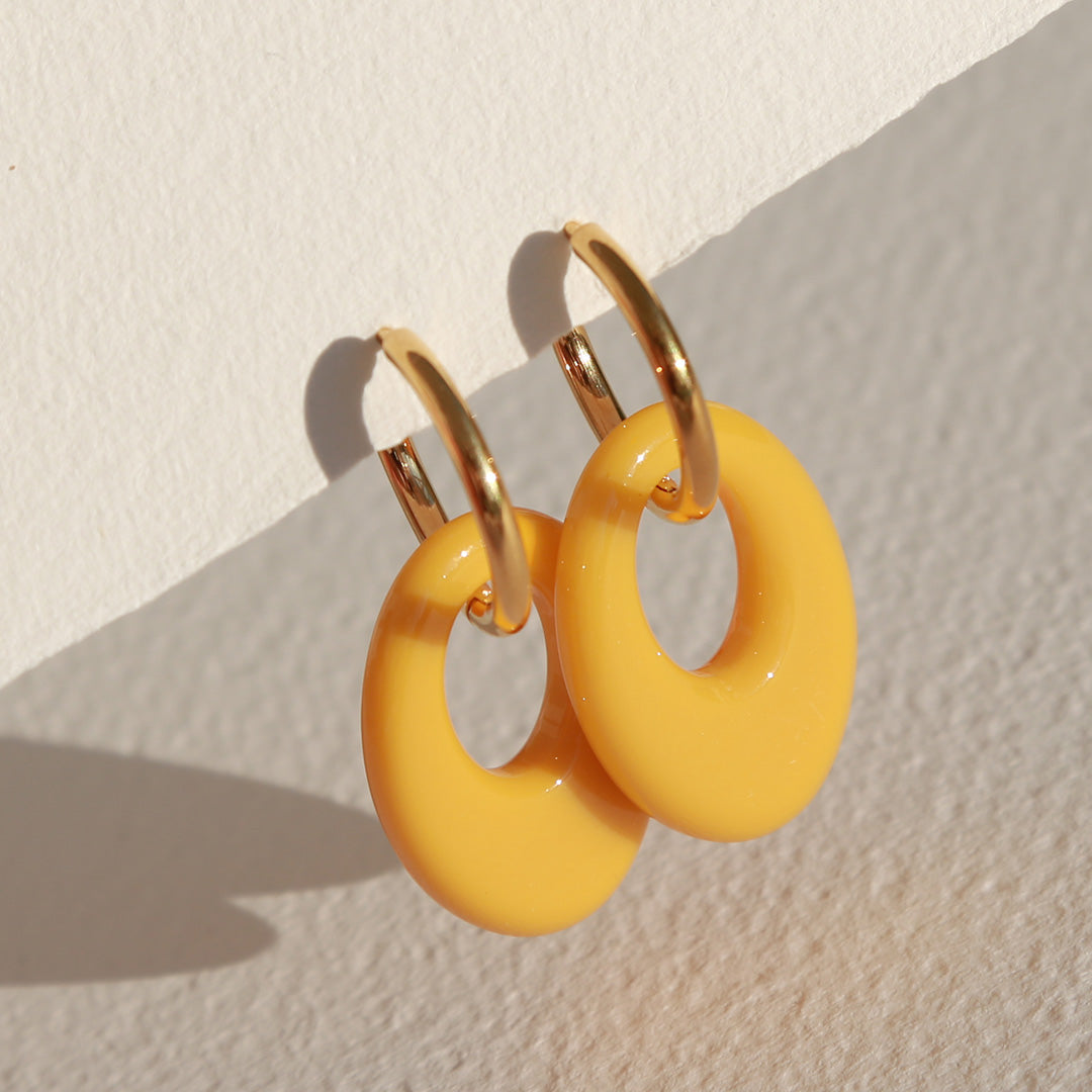 Gold earrings oval yellow