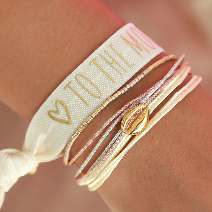 Wrap bracelet ivory cowrie