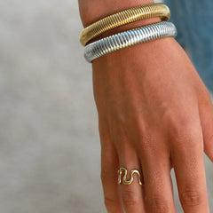 Golden ring swirl