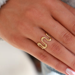 Golden ring swirl