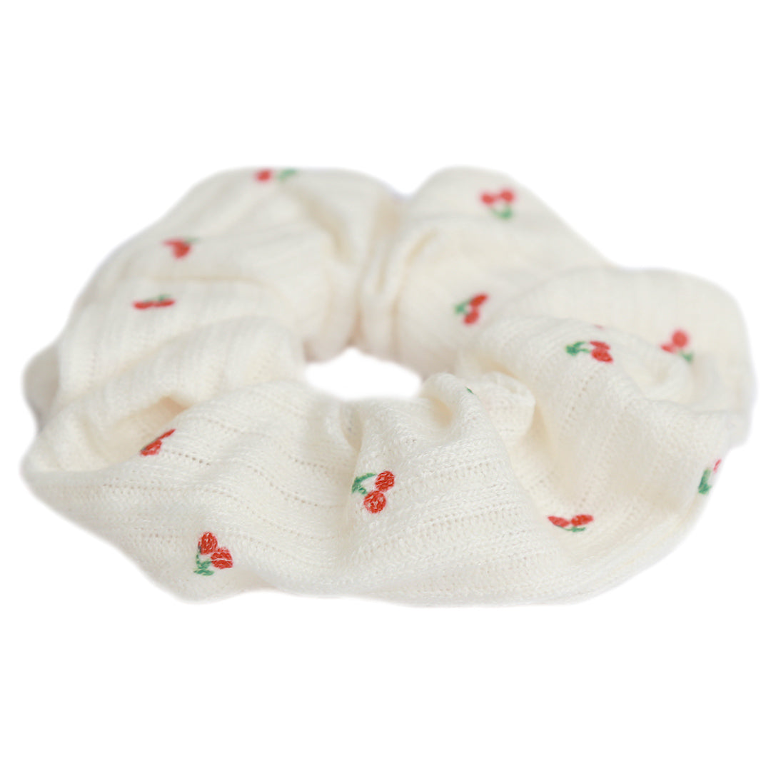 Scrunchie cherry cream