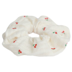 Scrunchie cherry cream