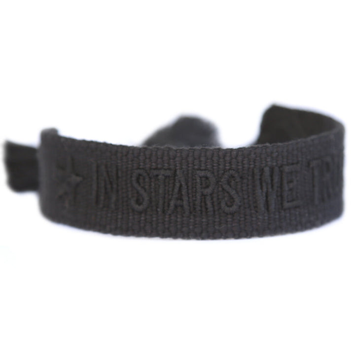 Woven bracelet in stars we trust black