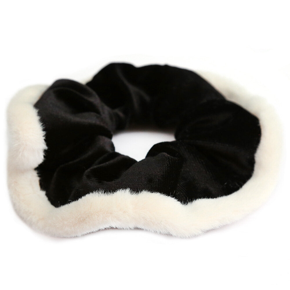 Scrunchie velvet fluffy black