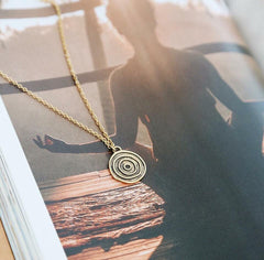 Necklace maze bronze
